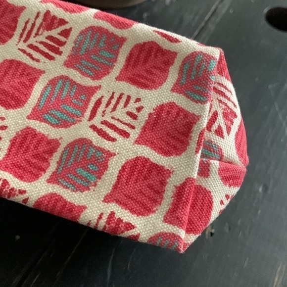 FEED 10 for Clarins Canvas Cosmetic Bag - Picture 11 of 13